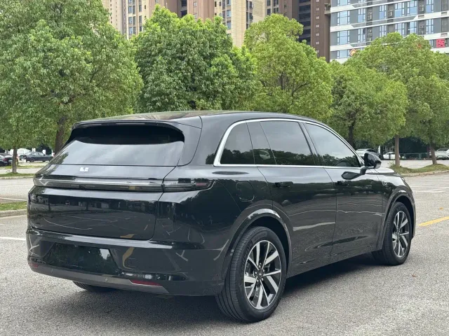 Li Auto L7 — Фото автомобиля 5