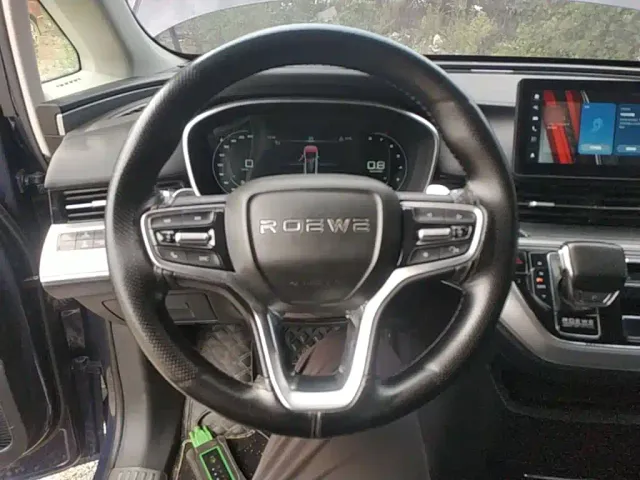 Roewe iMAX8 — Фото автомобиля 10