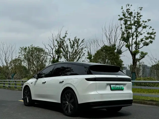 Li Auto i6 — Фото автомобиля 7