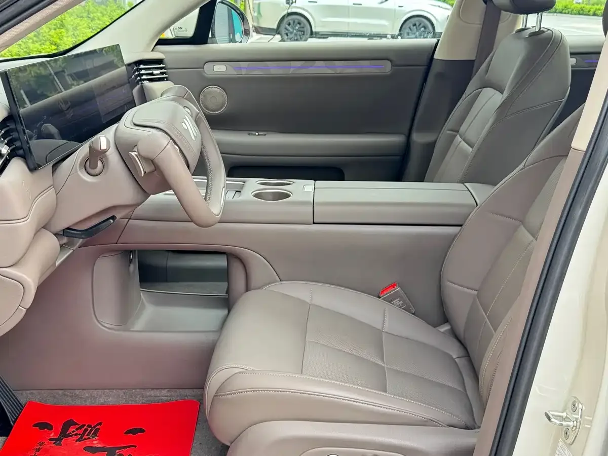 IM Motors IM LS6 2025 Extended Range Base — Фото автомобиля 11