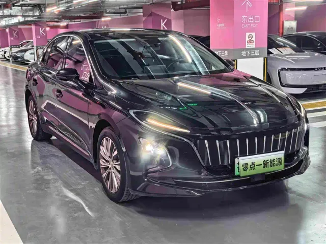 Hongqi E-QM5 — Фото автомобиля 3