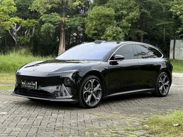 Фотография автомобиля — Nio ET5 Touring