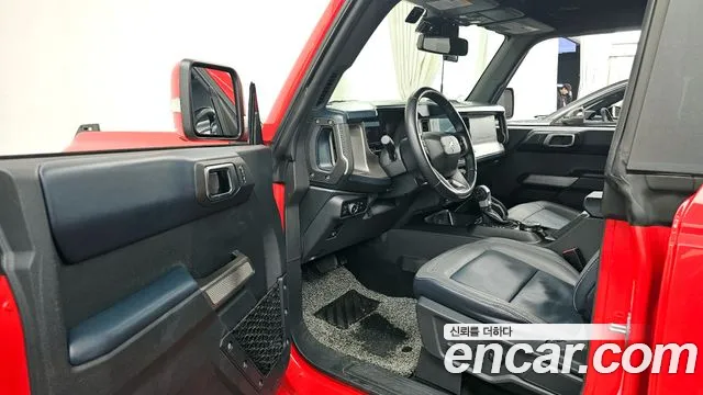 Ford Bronco — Фото автомобиля 10