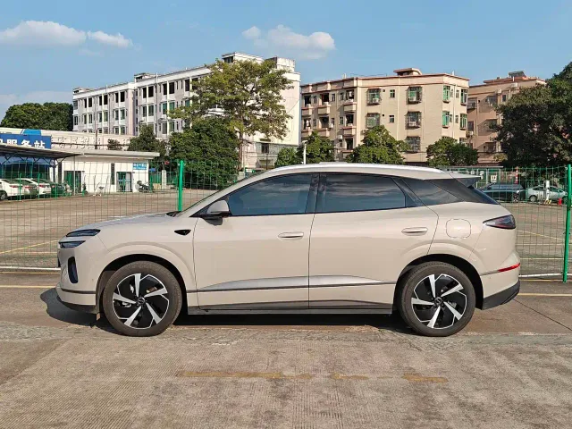 BYD Sealion 06 — Фото автомобиля 4