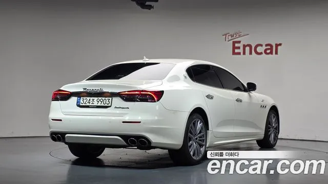 Maserati Quattroporte — Фото автомобиля 2