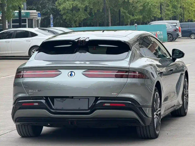 Denza Z9GT — Фото автомобиля 6