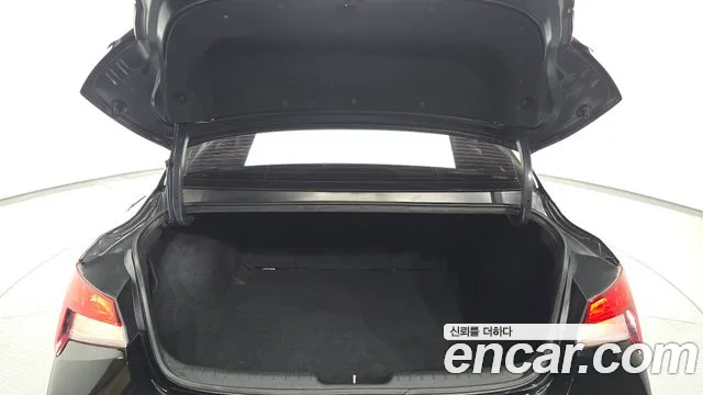 Hyundai Avante CN7 — Фото автомобиля 20