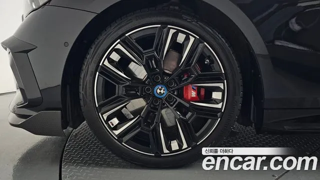 BMW i5 — Фото автомобиля 5