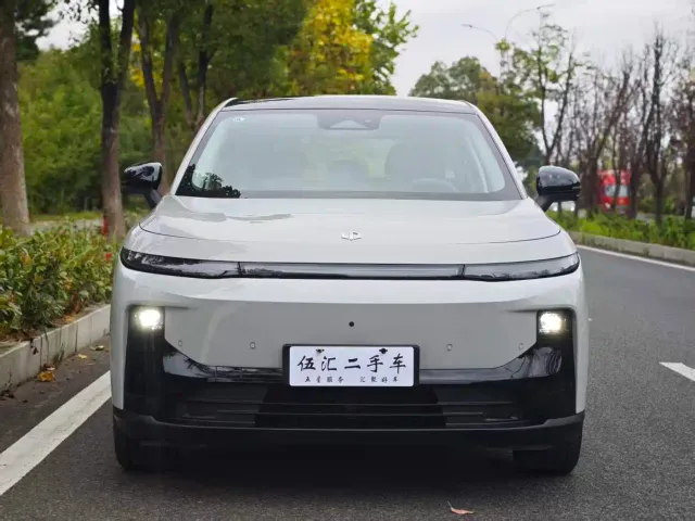 Leapmotor B10 — Фото автомобиля 2