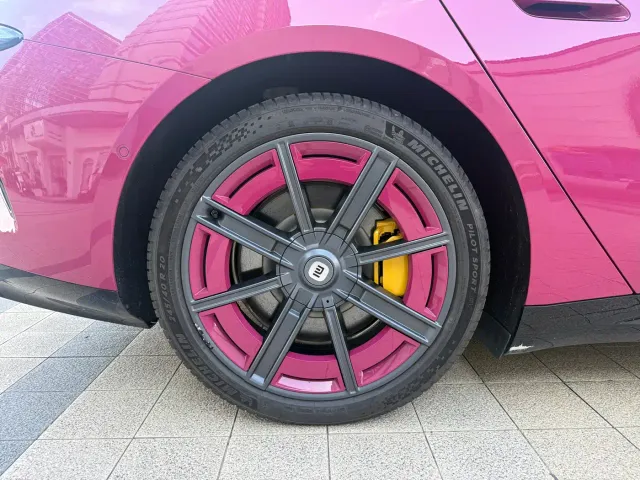 Xiaomi SU7 — Фото автомобиля 11