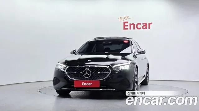 Mercedes-Benz E-Class — Фото автомобиля 3