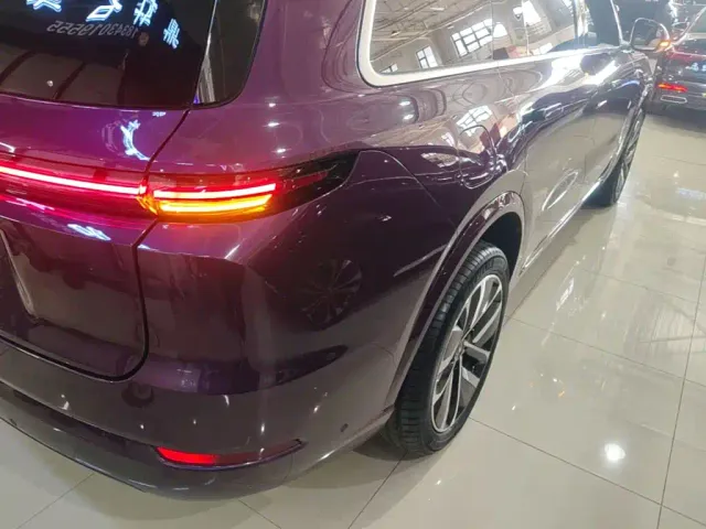 Li Auto L9 — Фото автомобиля 7