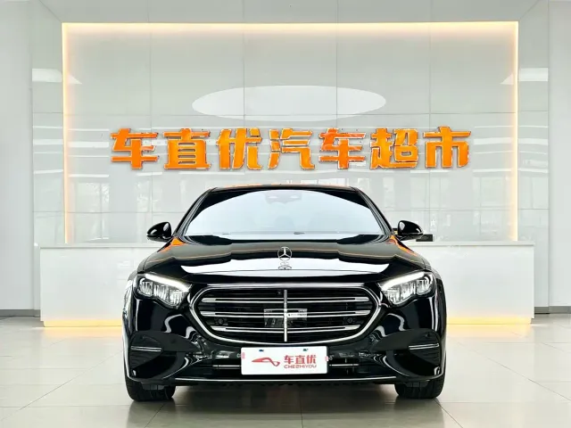 Mercedes-Benz E-Class — Фото автомобиля 3