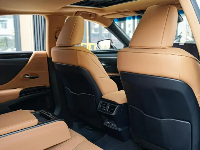Lexus ES — Фото автомобиля 13