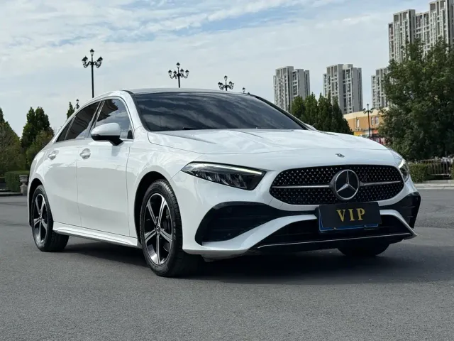 Mercedes-Benz A-Class — Фото автомобиля 3
