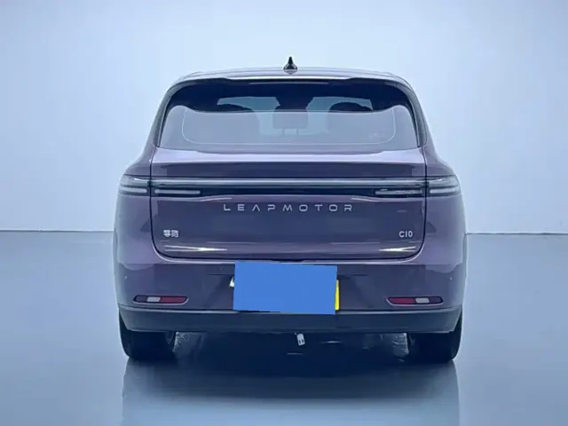 Leapmotor C10 — Фото автомобиля 10