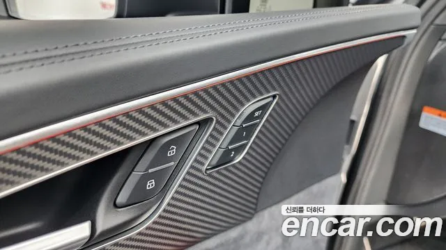 Audi SQ7 — Фото автомобиля 25