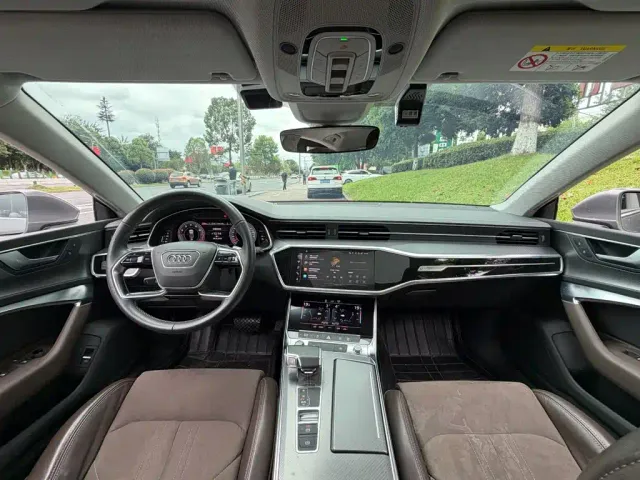 Audi A7L — Фото автомобиля 13
