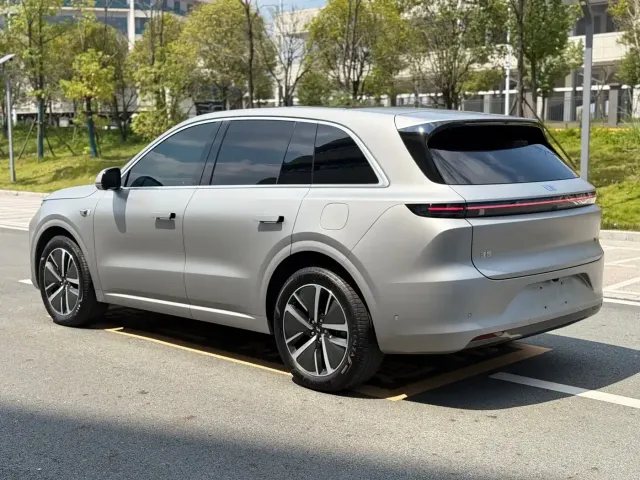 Li Auto L6 — Фото автомобиля 21