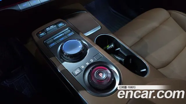 Genesis GV70 — Фото автомобиля 12