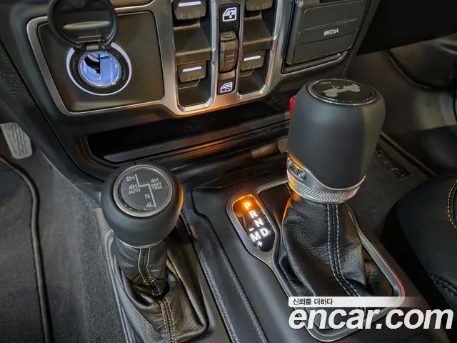 Jeep Wrangler JL — Фото автомобиля 11
