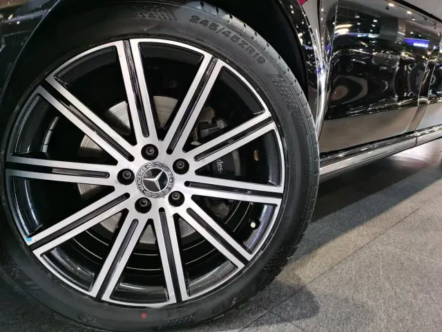 Mercedes-Benz V-Class — Фото автомобиля 22