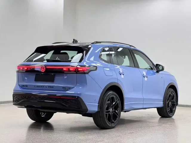 Volkswagen Tiguan L — Фото автомобиля 4