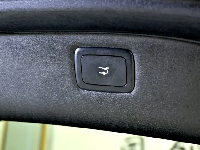 IM Motors LS6 — Фото автомобиля 19