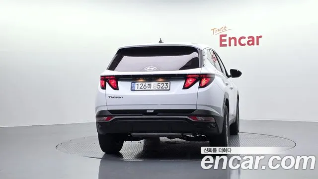 Hyundai Tucson Tucson (NX4) Бензин 1.6 турбо 2WD — Фото автомобиля 4