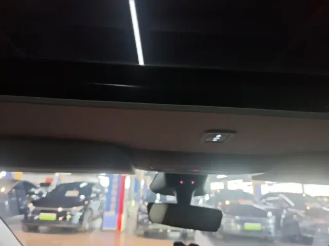 Tesla Model Y — Фото автомобиля 17
