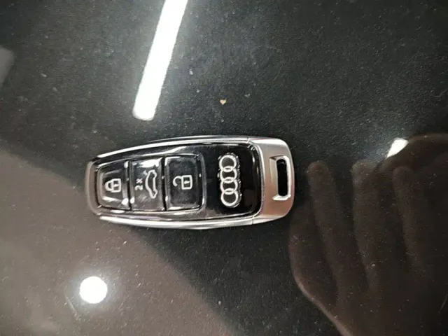 Audi Q7 — Фото автомобиля 8
