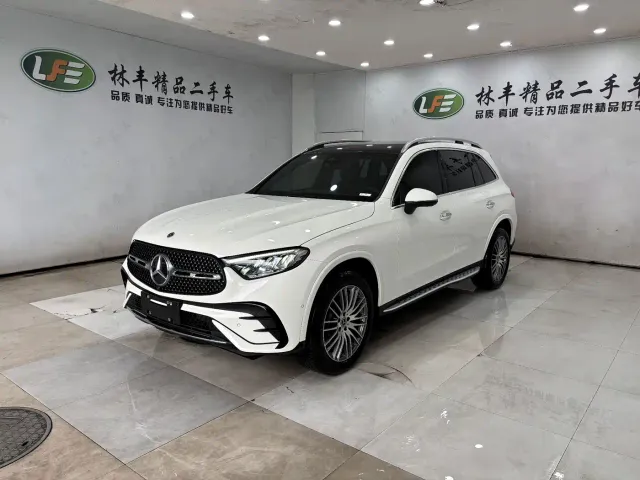 Фотография автомобиля — Mercedes-Benz GLC-Class
