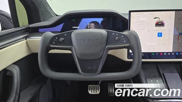 Tesla Model X — Фото автомобиля 20