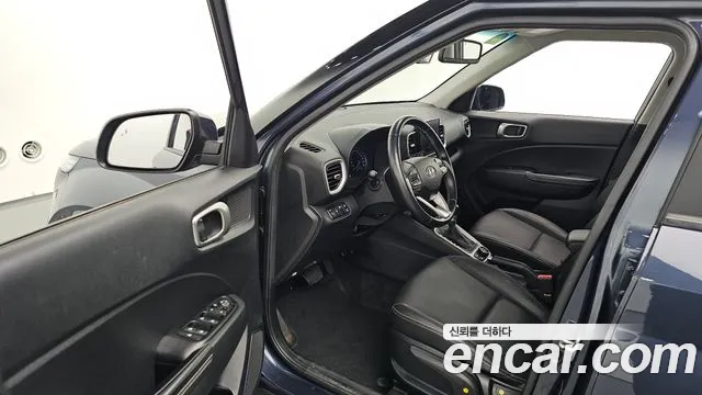 Hyundai Venue — Фото автомобиля 15