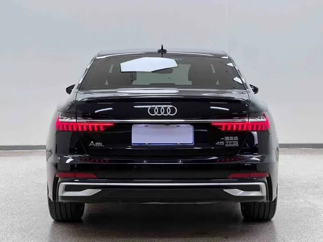Audi A6L — Фото автомобиля 5