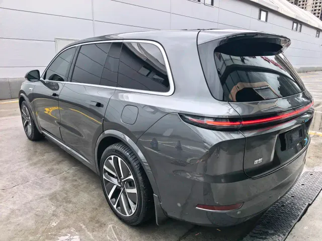 Li Auto L9 — Фото автомобиля 4