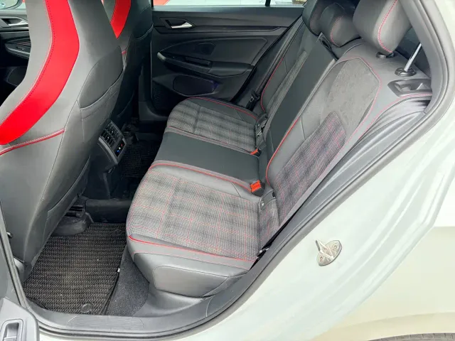 Volkswagen Golf GTI — Фото автомобиля 6
