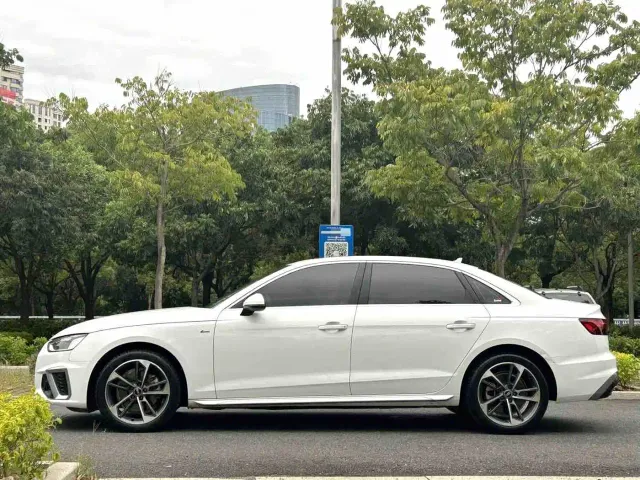 Audi A4L — Фото автомобиля 3