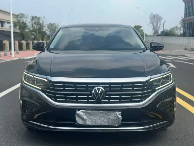 Volkswagen Passat — Фото автомобиля 2