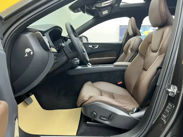 Volvo XC60 — Фото автомобиля 18