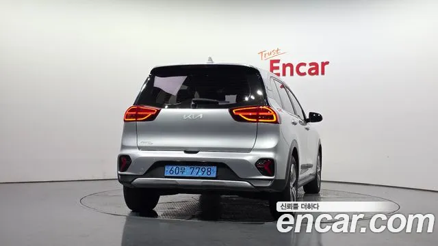 Kia Niro Niro Plus Air — Фото автомобиля 4