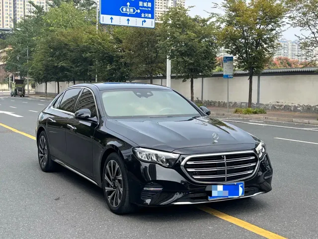 Mercedes-Benz E-Class — Фото автомобиля 18