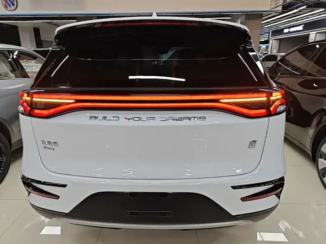 BYD Tang — Фото автомобиля 5
