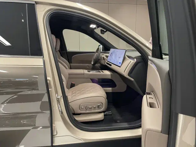 Li Auto Li Xiang L9 2026 Base Model — Фото автомобиля 18