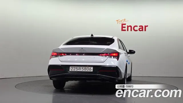 Hyundai Avante — Фото автомобиля 4