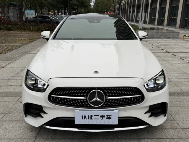 Mercedes-Benz E-Class — Фото автомобиля 2