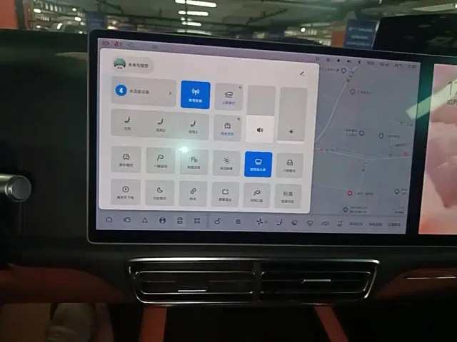 Li Auto L8 — Фото автомобиля 12