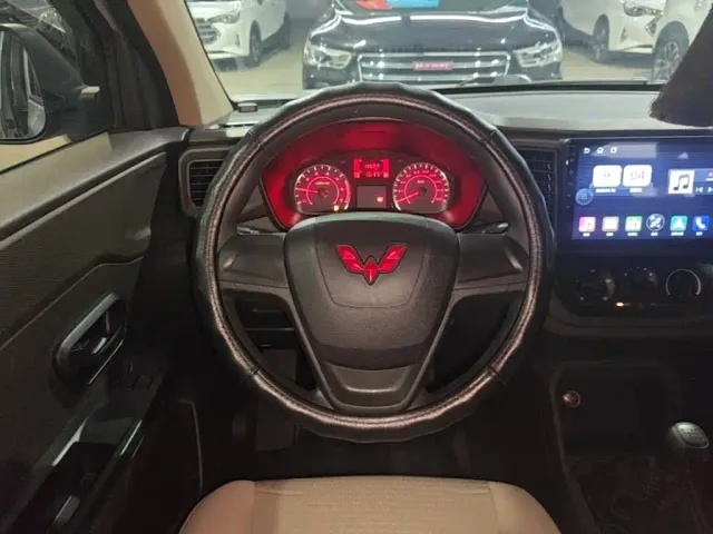 Wuling Hongguang V — Фото автомобиля 10