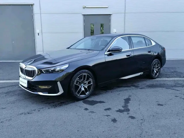 Фотография автомобиля — BMW 5 Series
