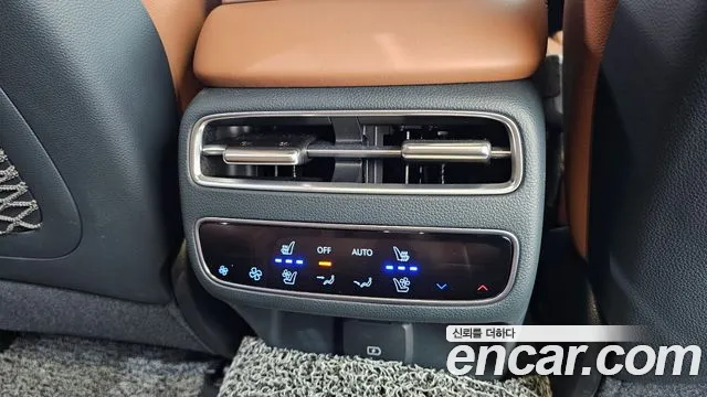 Genesis GV70 — Фото автомобиля 18